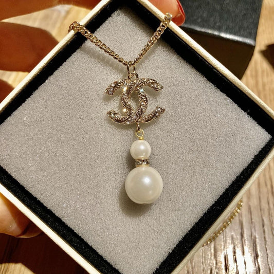 Women's Low-key, Elegant and Versatile Titanium Steel Necklace