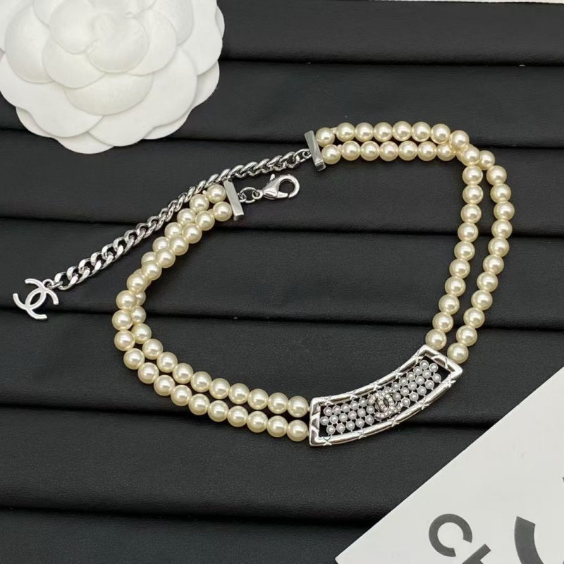 Exquisite women's pearl Bracelet