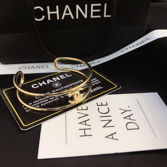 Stylish Women's Elegant Bracelet